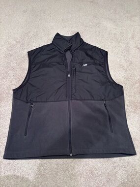 New Balance Men's Black Two-Tone Hybrid Vest